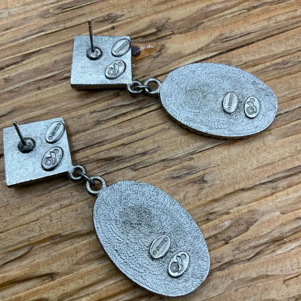 Disney Vintage Pewter Pocahontas Oval Dangle Leaf Design Stud Earrings - Picture 3 of 6